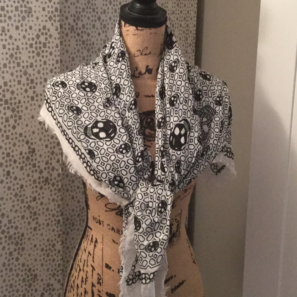 Authentic Alexander McQueen scarf